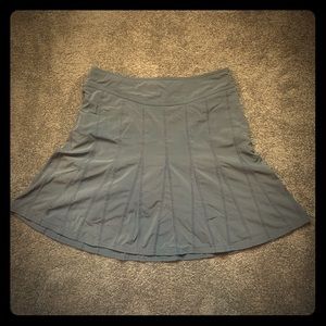Athleta charcoal grey pleated skirt